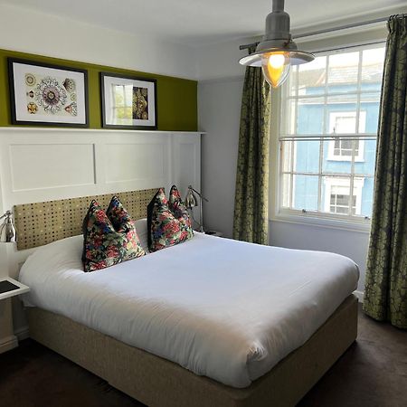 Bed and Breakfast White Horse Молдон Экстерьер фото