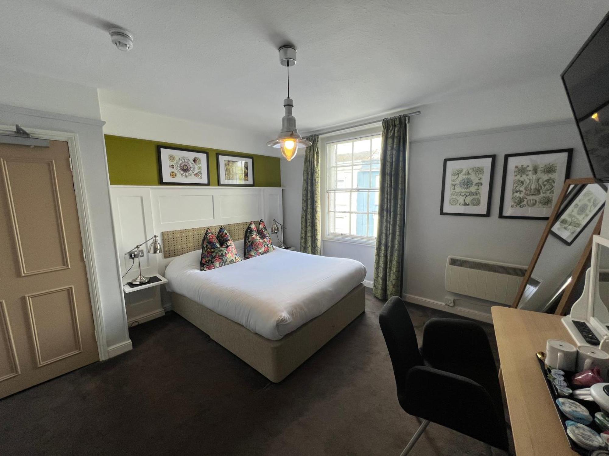 Bed and Breakfast White Horse Молдон Экстерьер фото
