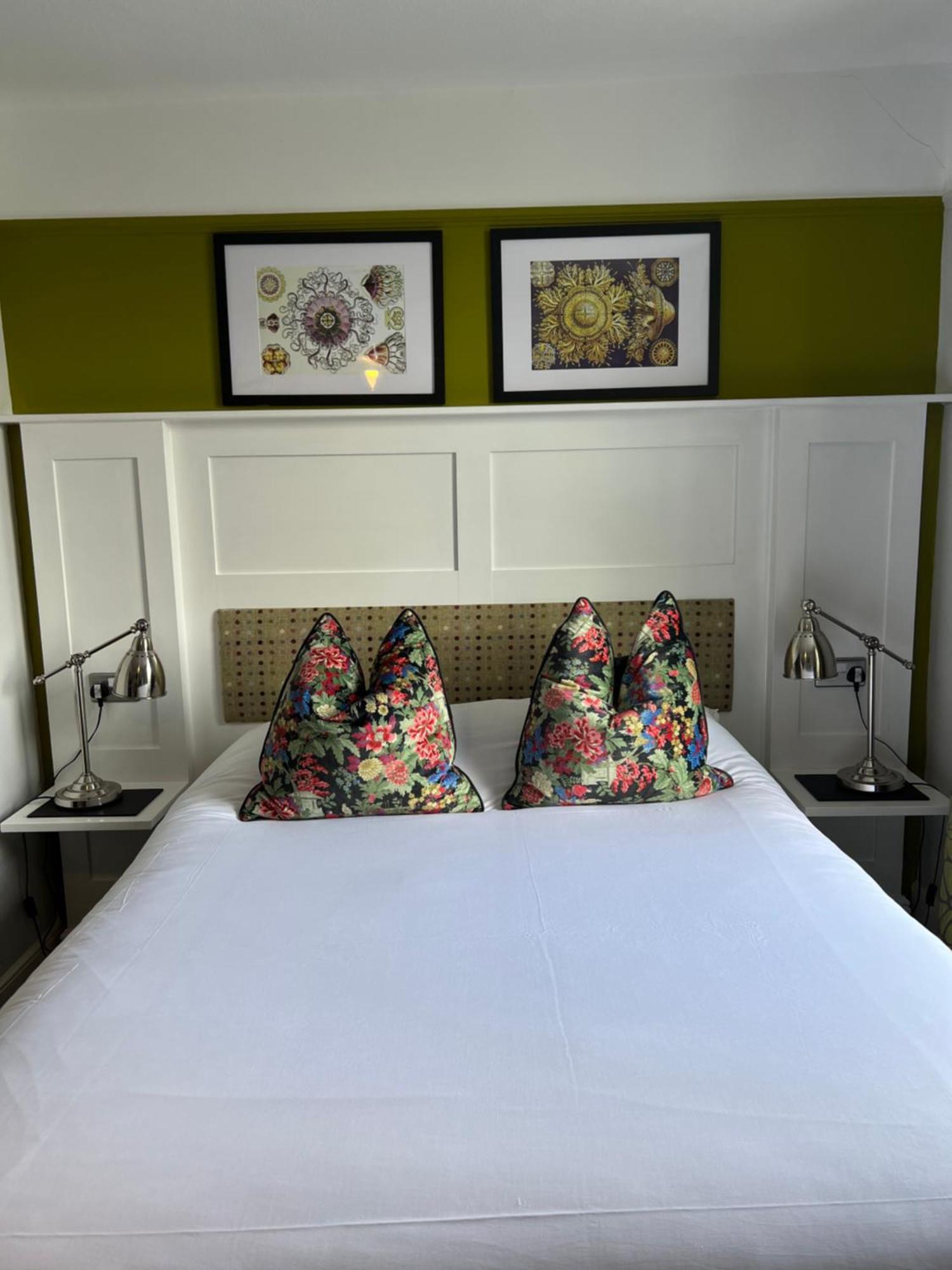 Bed and Breakfast White Horse Молдон Экстерьер фото