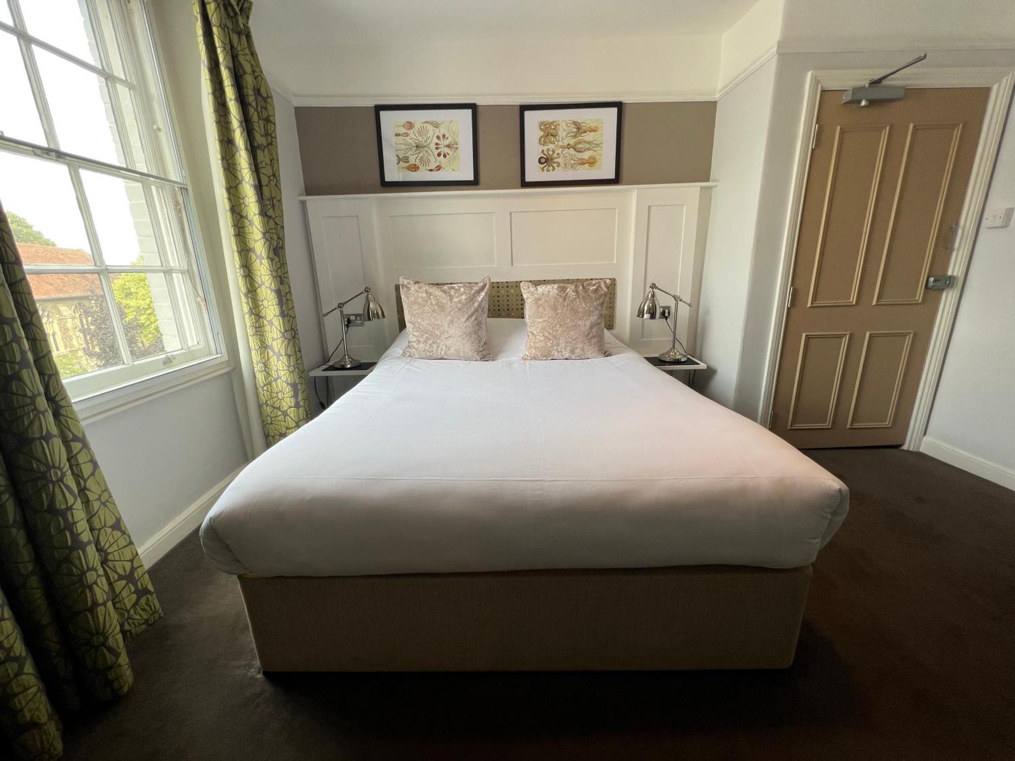 Bed and Breakfast White Horse Молдон Экстерьер фото