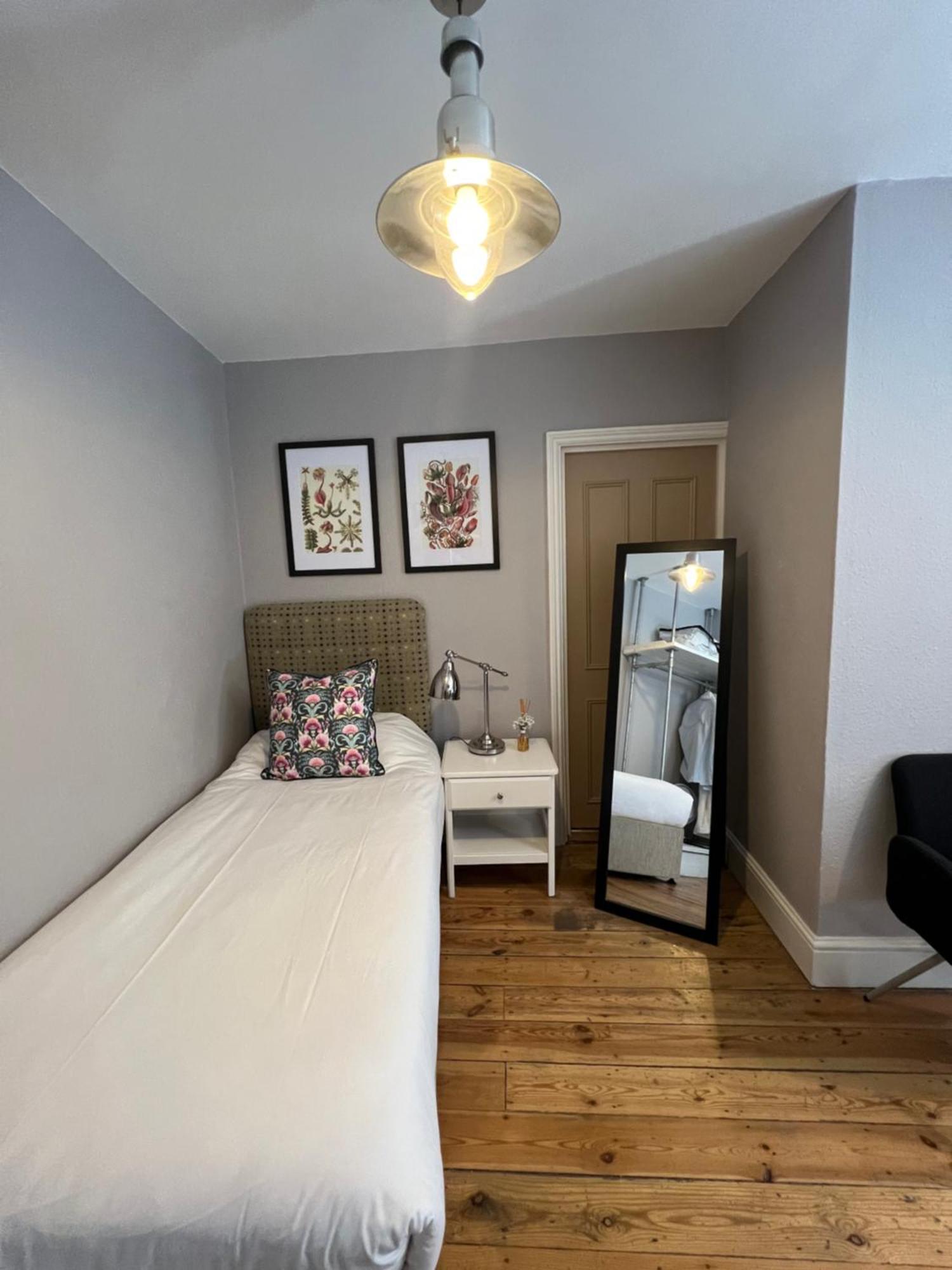 Bed and Breakfast White Horse Молдон Экстерьер фото