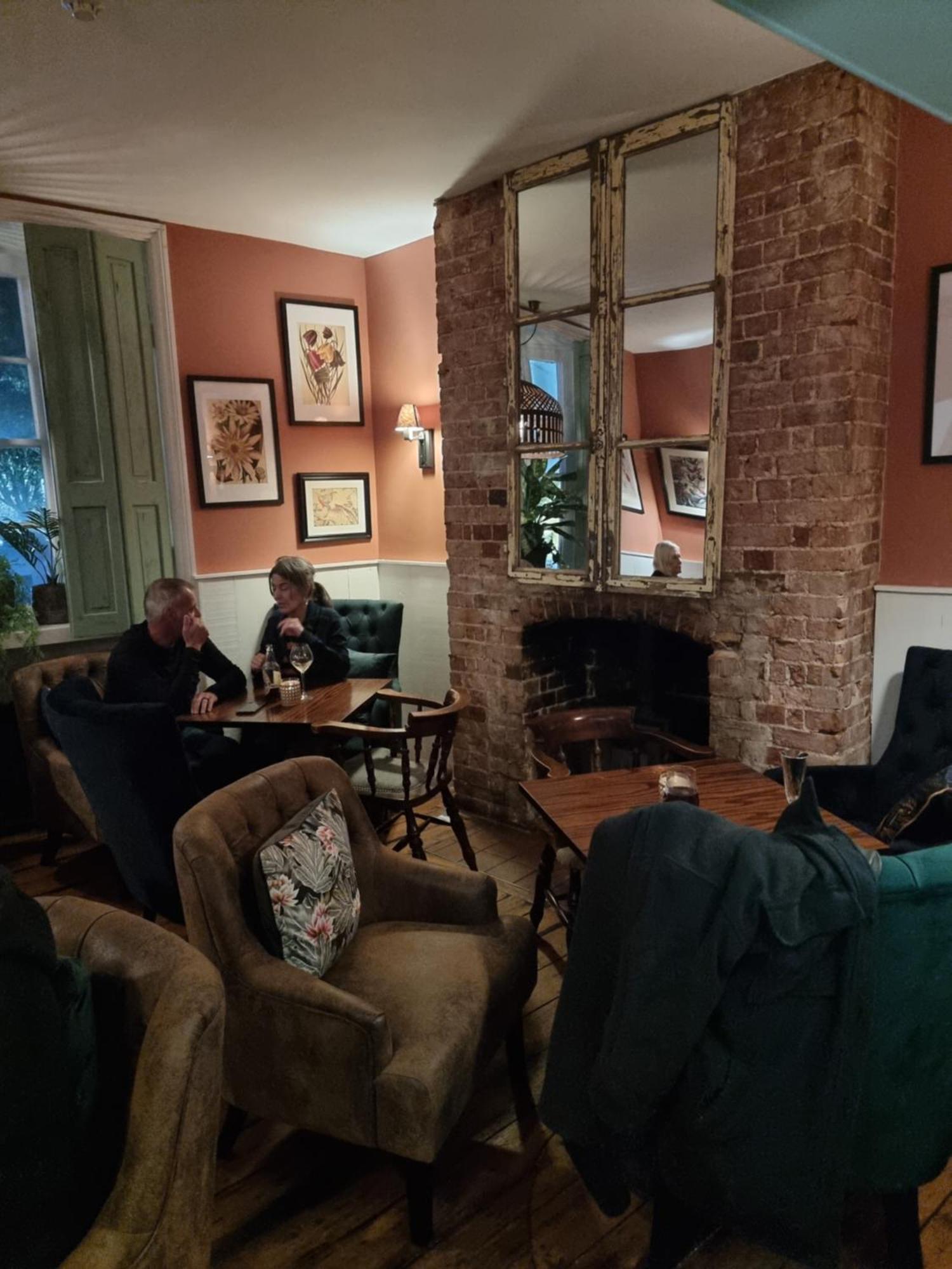 Bed and Breakfast White Horse Молдон Экстерьер фото