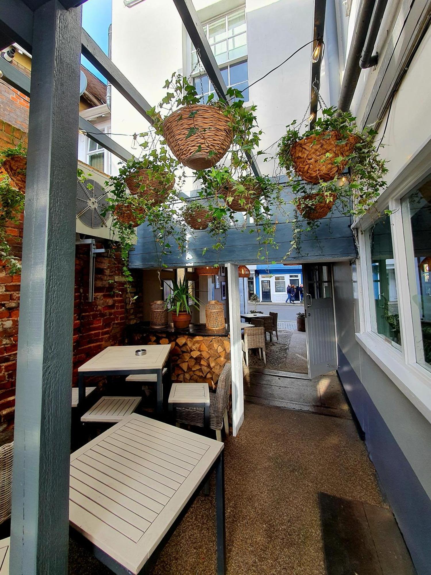 Bed and Breakfast White Horse Молдон Экстерьер фото